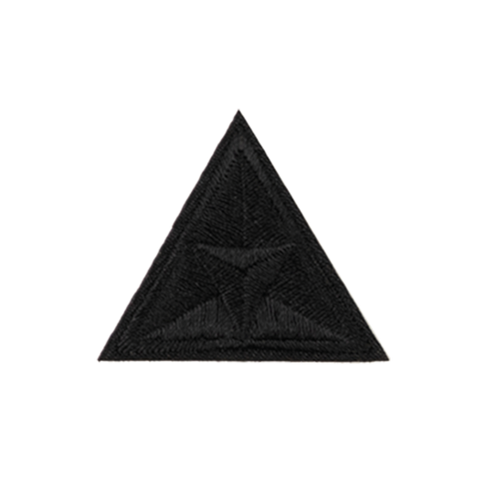 czarny trójkąt łatka na ubranie haftowana termo wystarczy żelazko aplikacja naszywka naprasownka na  plecak