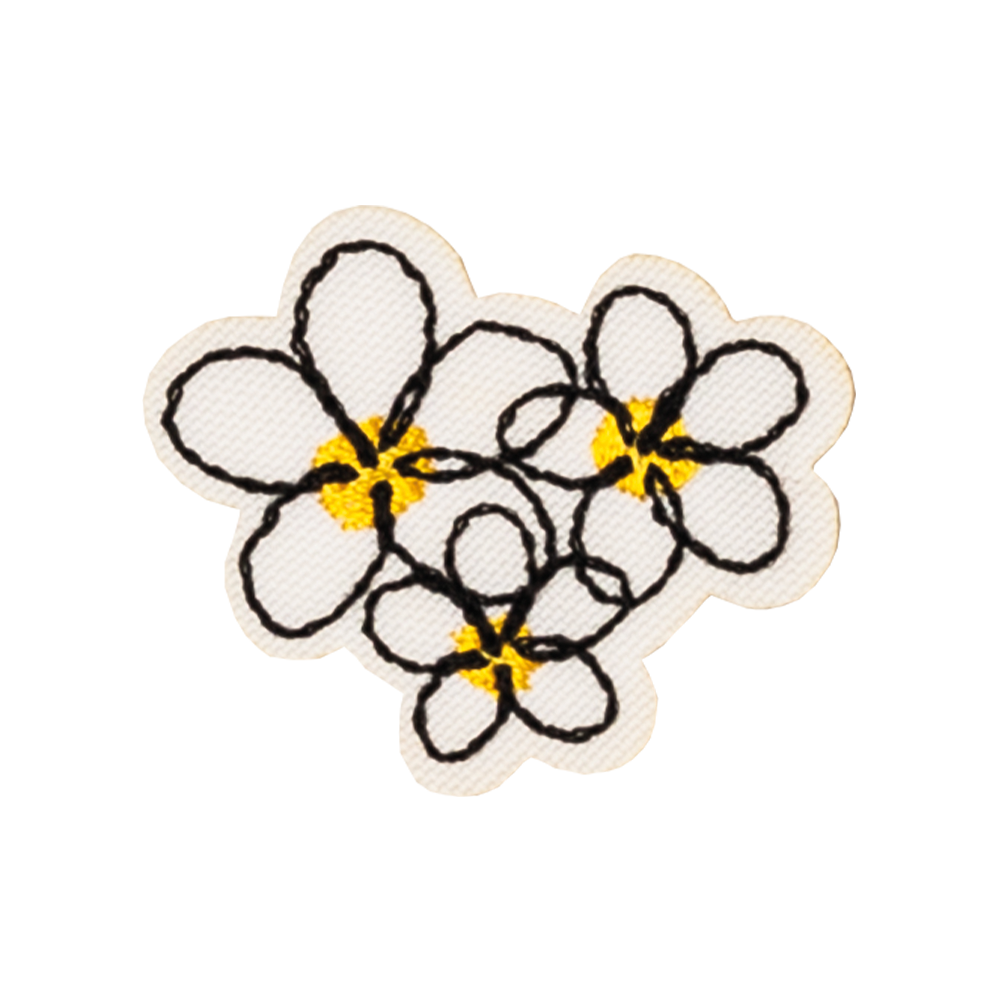 białe drobne kwiatuszki kwiatki aplikacja na ubranie haftowana termo naszywka naprasowanka na plaecak