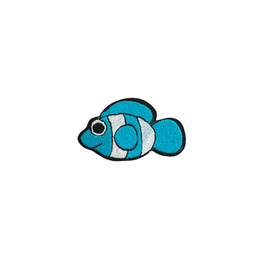 niebieska ryba z białymi paskami